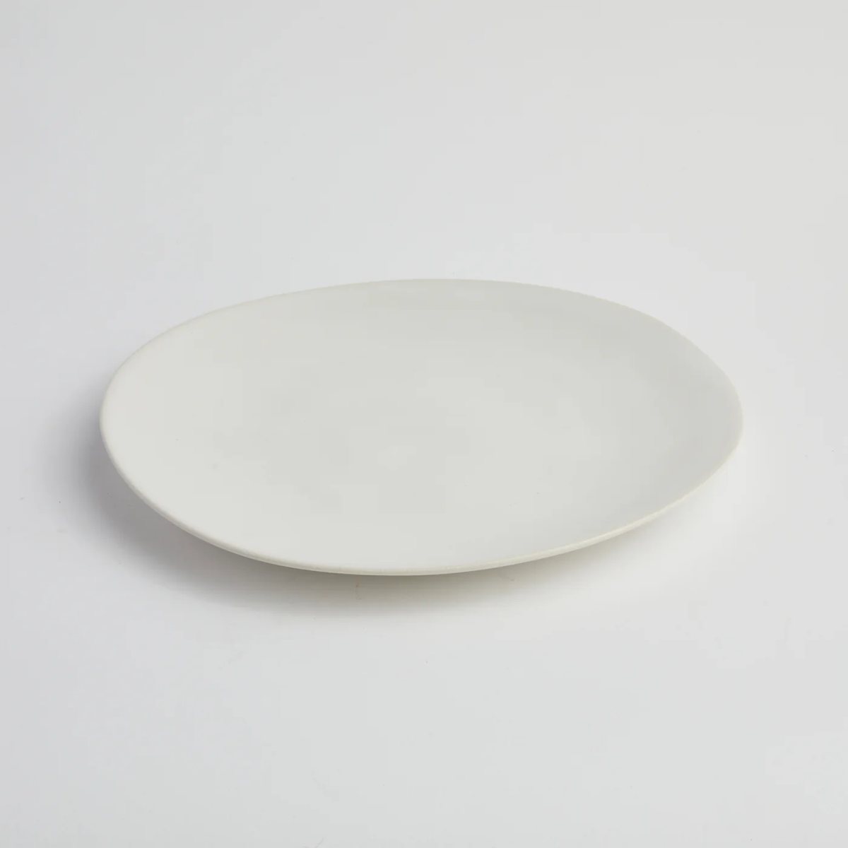Mervyn Gers dinner plate in Satin White